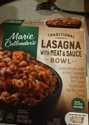 Traditional Lasagna with Meat & Sauce Bowl