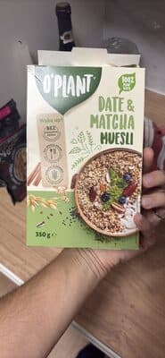 DATE & MATCHA MUESLI