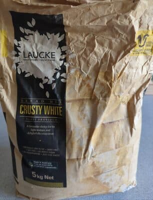 crusty white bread flour